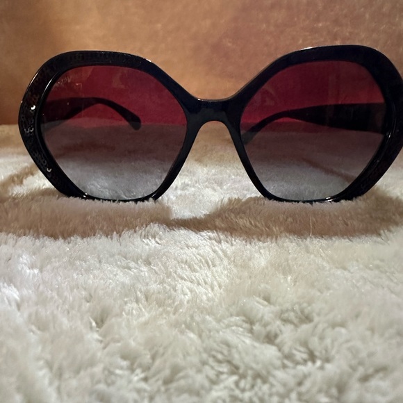 Chanel 2022 ROUND SEQUINED GLASSES Black - Picture 1 of 9